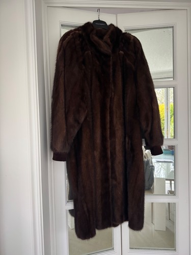 Très beau manteau vison - très,