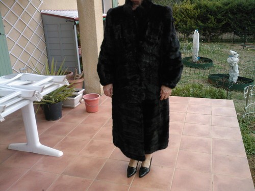 Manteau vison noir très - noir, en